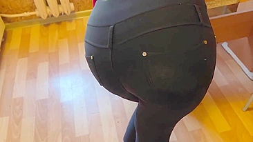 Se minha mãe tira o jeans, rola anal quando o pai sai