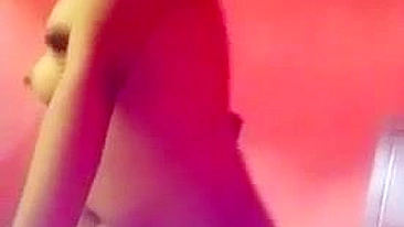 Mãe e filho transam com paixão em férias na Ásia