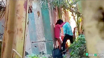 Vazou MMS desi. Amantes indianos pegos, professor da vila fode aluna