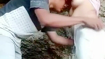 Tio Desi Tarado Fode Garota Muçulmana Indonésia Sexy nas Colinas