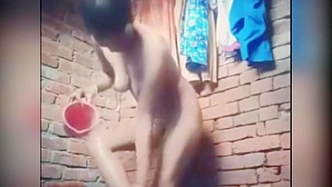 Tia de Vila Desi de Bangla Dhaka Tomando Banho Diante da Câmera XXX