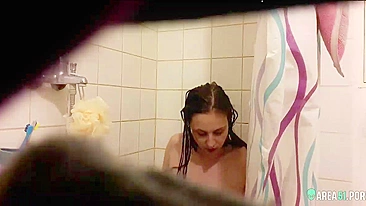 Deixei iPhone gravando escondido no banheiro da mãe, flagrei masturbação