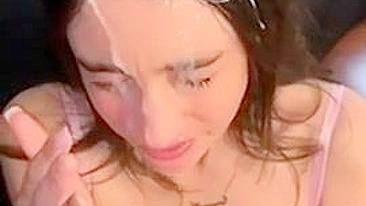 Vídeo sexy no TikTok: gozada farta na cara em POV pra gata safada pelada