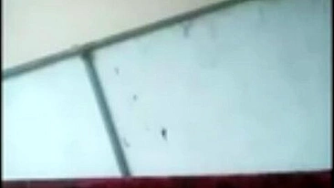 Choda Chodi XXX! Tia desi traiu o maridão e transou com o amante