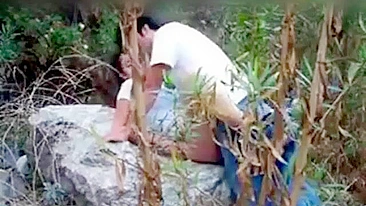 Choda Chodi na selva XXX! Tia desi traindo o marido ao ar livre no mato