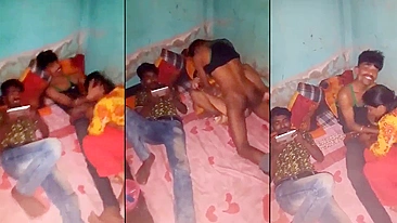 Escândalo Desi MMS! Dois caras fodem namorada bangla em suruba vazada