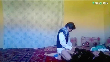 Choda Chodi XXX! Casal de Kerala da vila fode forte na cam