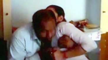 MMS Desi vazado! Professor da vila assedia aluna e deda a buceta