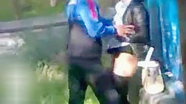 Escândalo Desi XXX! Namorada indiana trai o cara ao ar livre após corrida