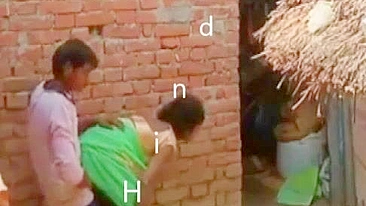 Escândalo Desi XXX MMS! Novinha indiana fode com amante atrás do galpão