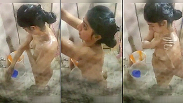 Vazou MMS Desi! Bhabhi indiana pega se masturbando no chuveiro