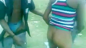 Puta de Rua Sul-Africana Fodida em Público