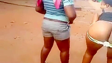 Saudações da África! Gostosa Preta de Cabelo Curto Fodida com Força