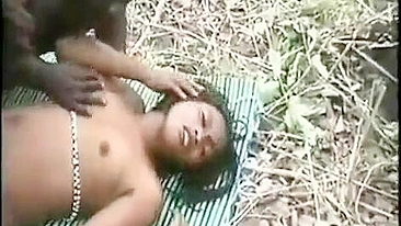 Garotas Nativas Enlouquecem por Sexo Sob o Sol Quente Africano