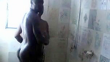 Casal Africano Amador Transando Debaixo do Chuveiro