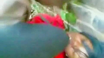 Casal Africano Filmado em Foda Selvagem ao Ar Livre