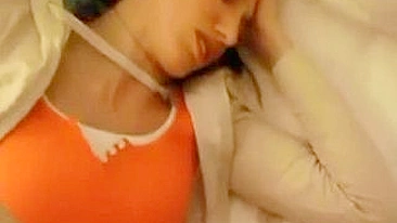 Putinha Bêbada Foi Arrombada Duro Enquanto Tava Apagada pra se Defender