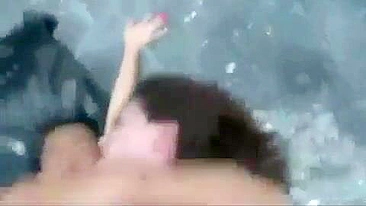 Putinha Bêbada Fodida e Abandonada na Rua com Roupas Rasgadas pra Caralho!