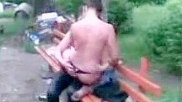 Cara bêbado surta com beijo público da mina e perde a linha!