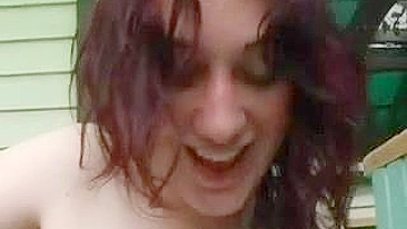 Novinhas Bêbadas Piram na Câmera, Fodendo como Animais com Garrafas e Brinquedos!