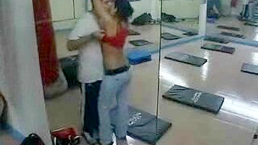 Libere Seu Lado Selvagem nessa Foda Quente na Academia!