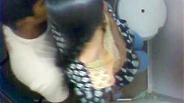 Beleza Indiana Safada em Momento Íntimo Filmado!