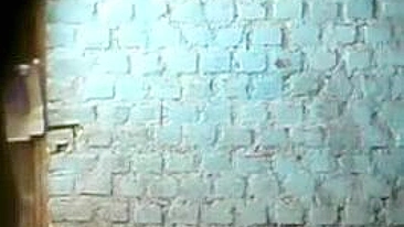 Irmã Sexy no Banho Sensual! Veja Cada Movimento Dela na Banheira!