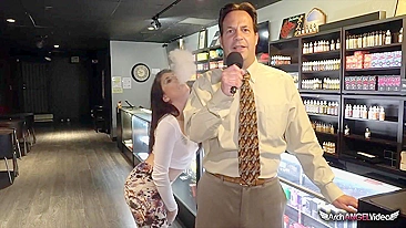 Repórter segue a sem-vergonha Nikki Knightly e mete pauzão na buceta dela