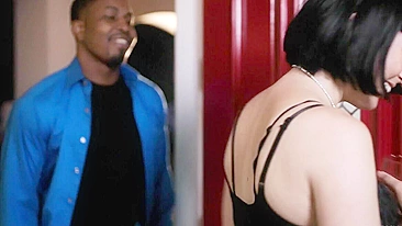 Morena chama negão pra beber vinho e foder gostoso