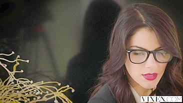 Italiana safada usa lingerie sexy pra pegar chefe pauzudo