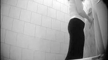 Garotas Russas Universitárias Safadas em Banheiros Públicos