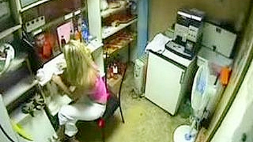 Loira Novinha Fode o Namorado na Pausa!