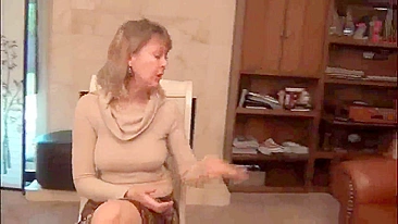 Sessões de Terapia com Palmadas, Terapeuta Bate em Pacientes pra Alívio