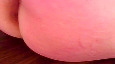 Gordinha Safada Apanha por Ser Má