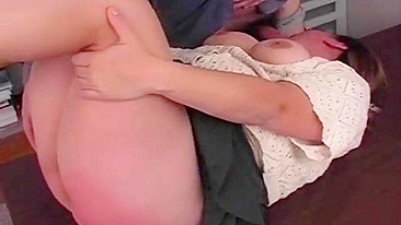 Gordinha Safada Apanha por Ser Má