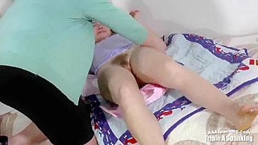 Fetiche Teen - Garota Fofa Levando Palmadas, Cinto e Fralda