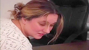 BBW de Bundão Leva Palmadas e Foda - Assista Agora!