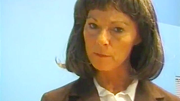 Colegial Depilada Leva Surra e Dedada