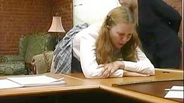 Colegial Gostosa Apanha de Novinha de Rabinho com Fetiche em Uniforme