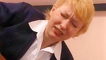 Punição de Katrina: Surra e Palmadas na Adolescente