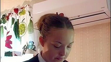 Palmada e Remo na Colegial - Garota Safada Castigada com Remo