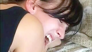 Punição com Palmadas pra Adolescente que Não Estuda - Vídeo