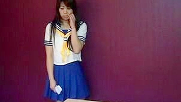 Punição de Palmadas na Novinha Asiática Recém-Chegada