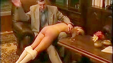 Colegiais Safadas Levam Palmadas Fortes do Diretor - Cu Vermelho de Dor