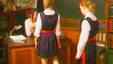 Fetiche de Colegial Punida com Surra no Rabo - Vídeo XXX