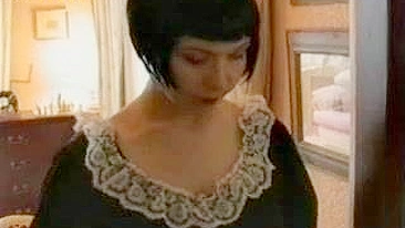 Disciplinada por Senhora Britânica Madura, Empregada Aprende Lição