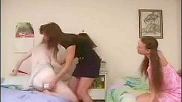 Mãe Surra Teens e Mede Temperatura Retal