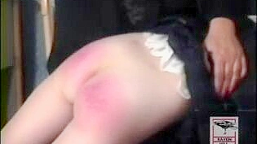 As Calorosas de Wentworth - Punição e Palmadas na Colegial Safada pelo Professor Rígido
