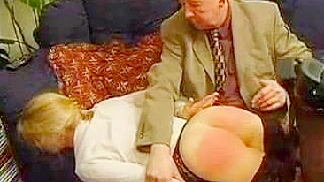 Palmadas na Professora - Castigo com Bunda Vermelha