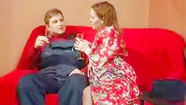 Grávida seduz faz-tudo que ama pra sexo anal